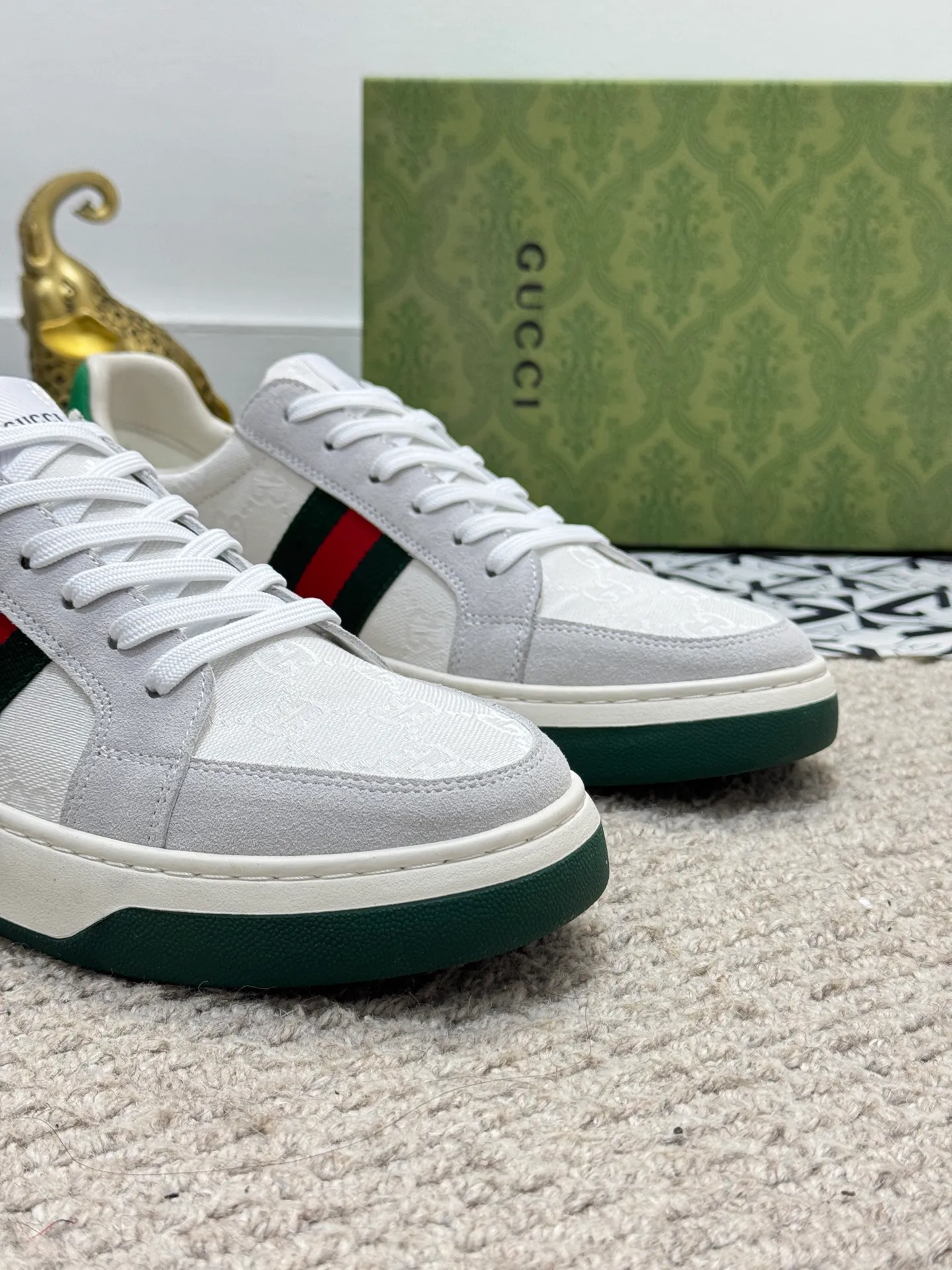 Men's shoes 💰400 [New model] 🪳🪳Gucci─Gucci classic. Gucci purchase level, comparable to genuine products without pressure, colorful style prevails, really looks good on the feet, original leather imported from Italy, the texture is amazing! Lasting technology, first-layer sheepskin lining imported from Italy, highly recommended product, a must-see, high quality will definitely satisfy you! Size: 38-44 (45 customized